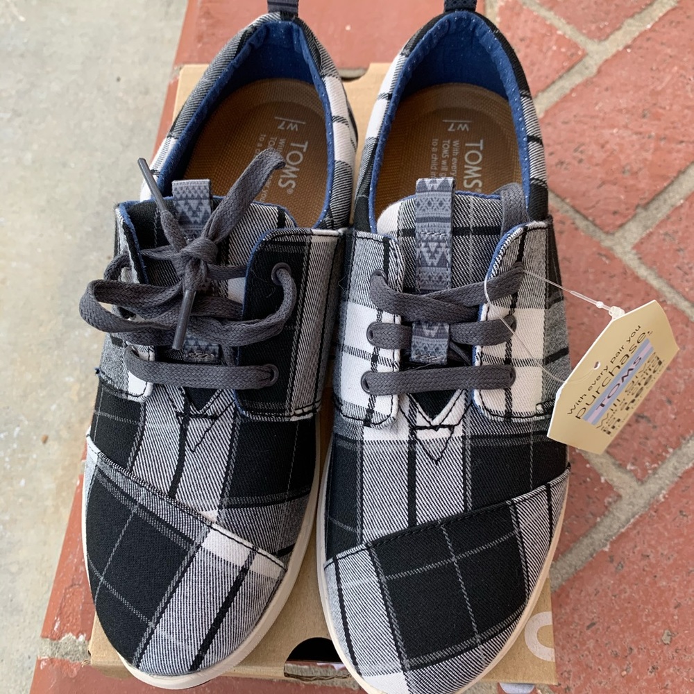Toms   Del Rey black and white Plaid shoes size 7